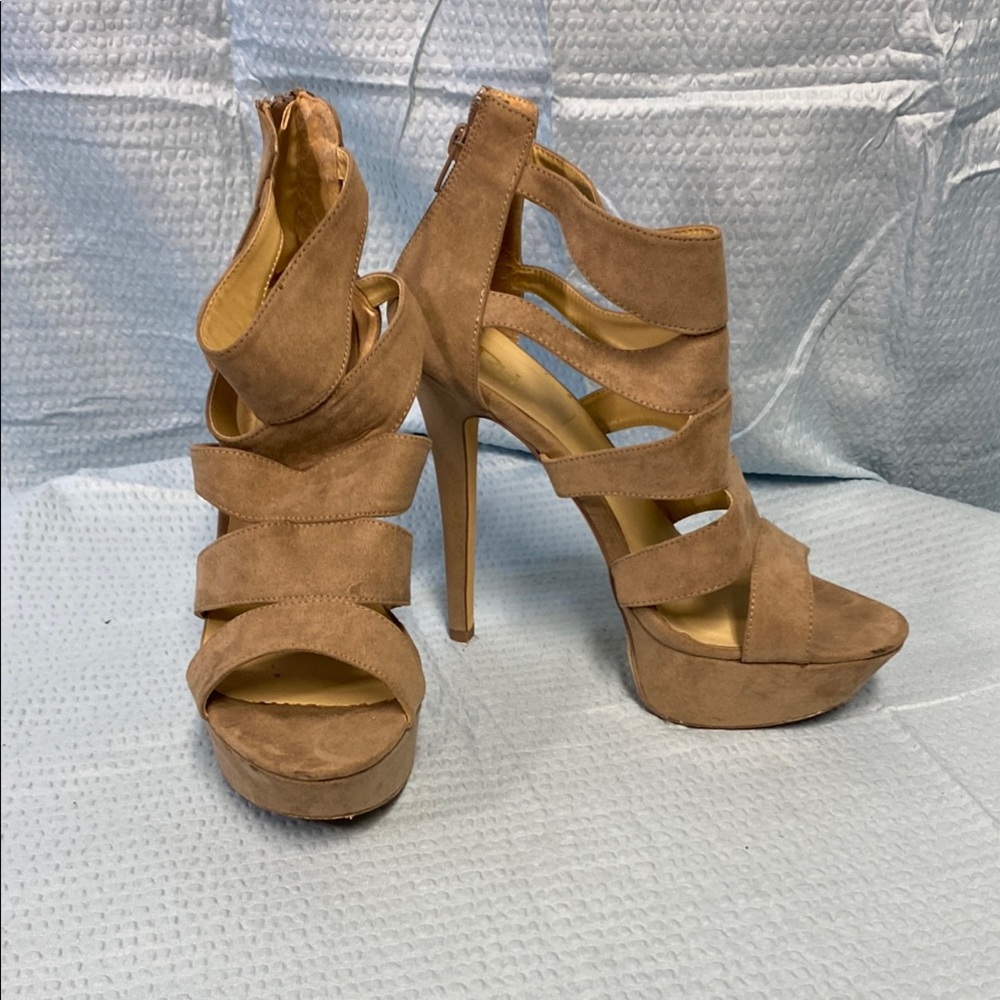 FRH size 9 Elegant Tan Taupe High‎ Heel strapy stiletto platform zip back